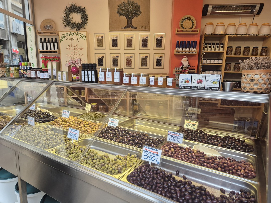 Насладились прогулкой от всей души. Прекрасный гид собеседник,интересная подача материала. было очень вкусно. аутентичные места,где приобрели