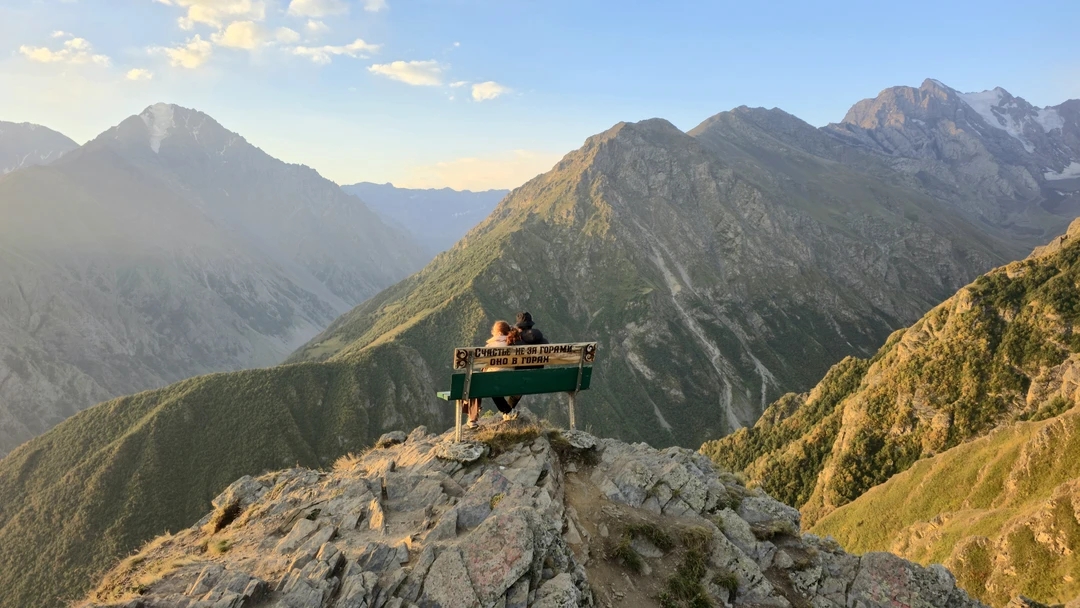 Спасибо нашему гиду Роланду за незабываемые эмоции и комфортную поездку. Это был лучший рассвет и потрясающие виды