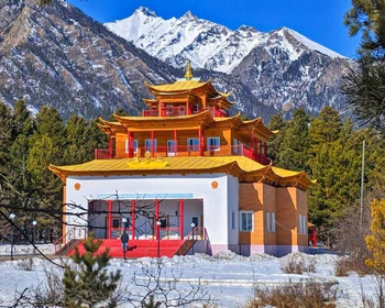 Дворец богини Янжимы, скалы и сад камней