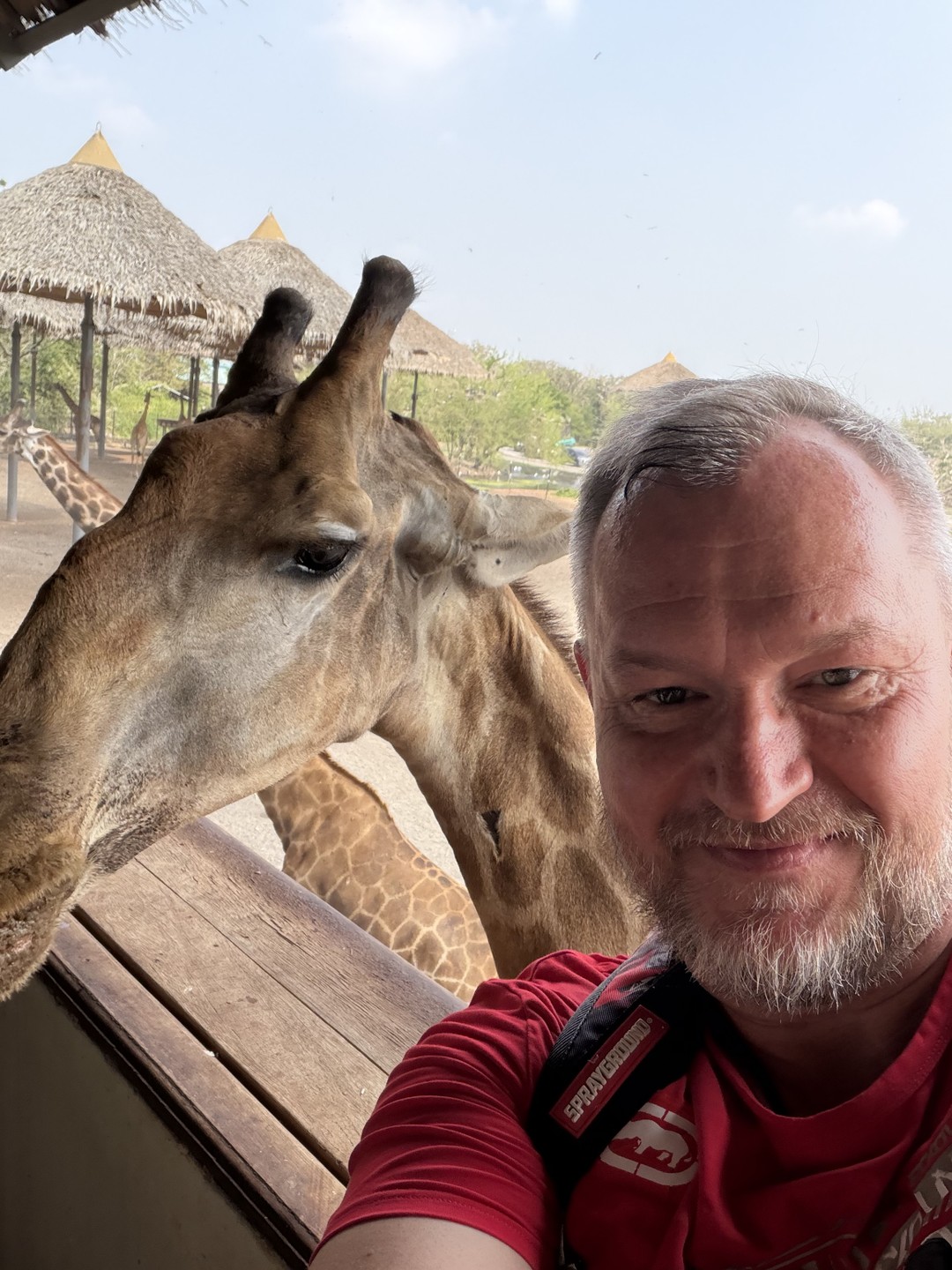 Очень классный гид. Он русский. Говорит на тайском и знает город на отлично. Очень отзывчивый