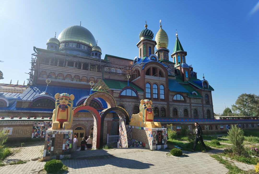 Культовые места Казани: Вселенский храм, Раифа и Свияжск (Коновалова)