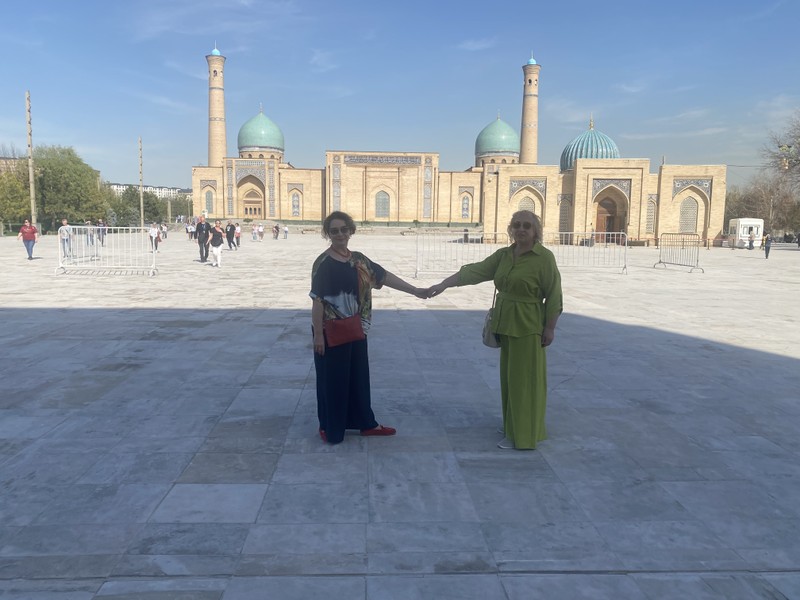 Огромное спасибо Ирине! Экскурсия замечательная. В Ташкенте были всего один день и Ирина очень профессионально рассказала