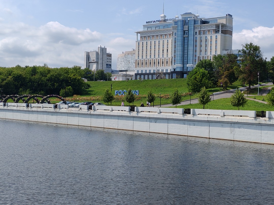 Здравствуйте! Очень понравилась экскурсия, время пролетело очень быстро. Было очень интересно, познавательно и смешно. Даже дочке