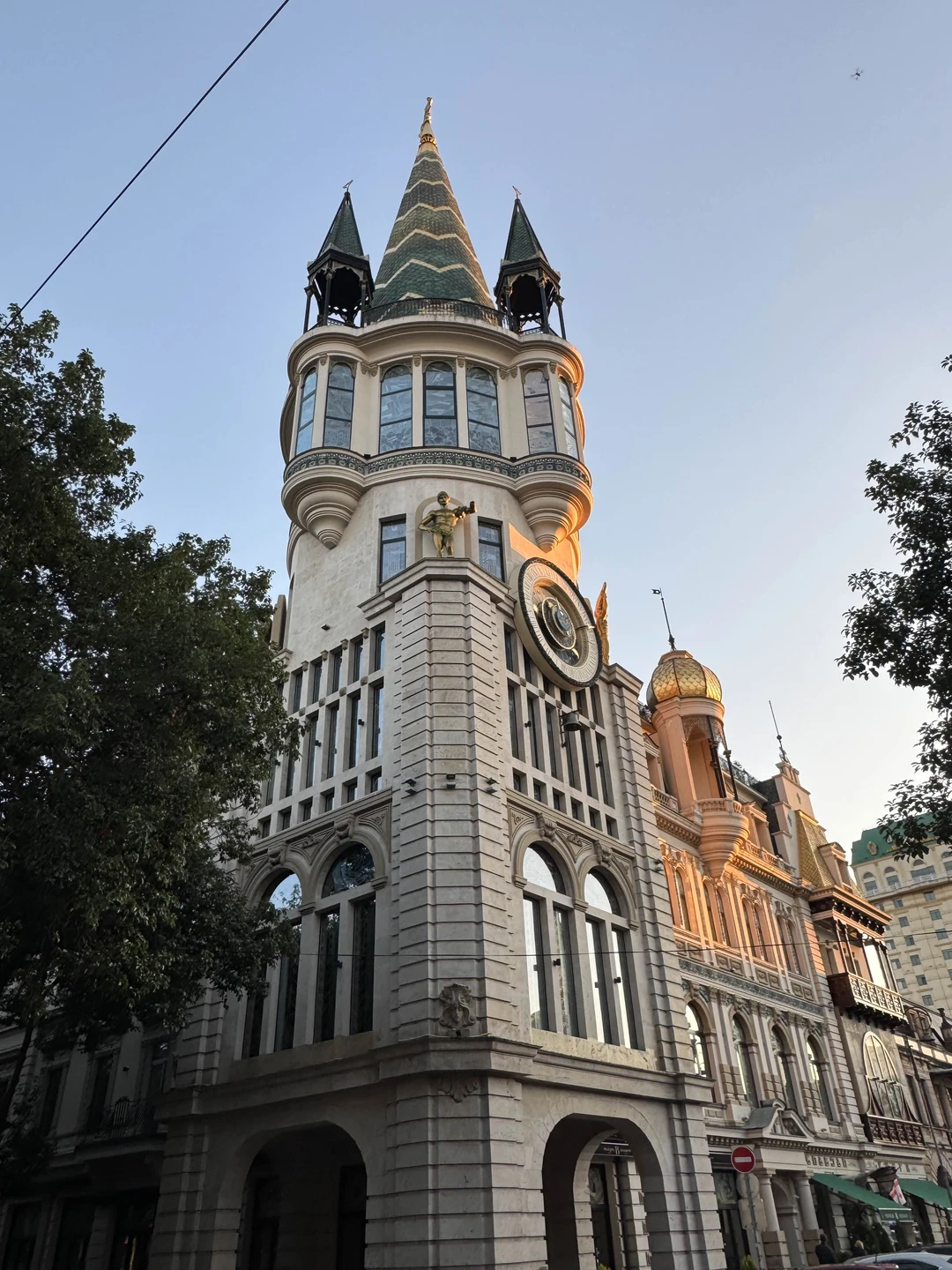 Экскурсия была невероятно насыщенной и интересной! Мы увидели буквально всё, что хотели — от известных достопримечательностей