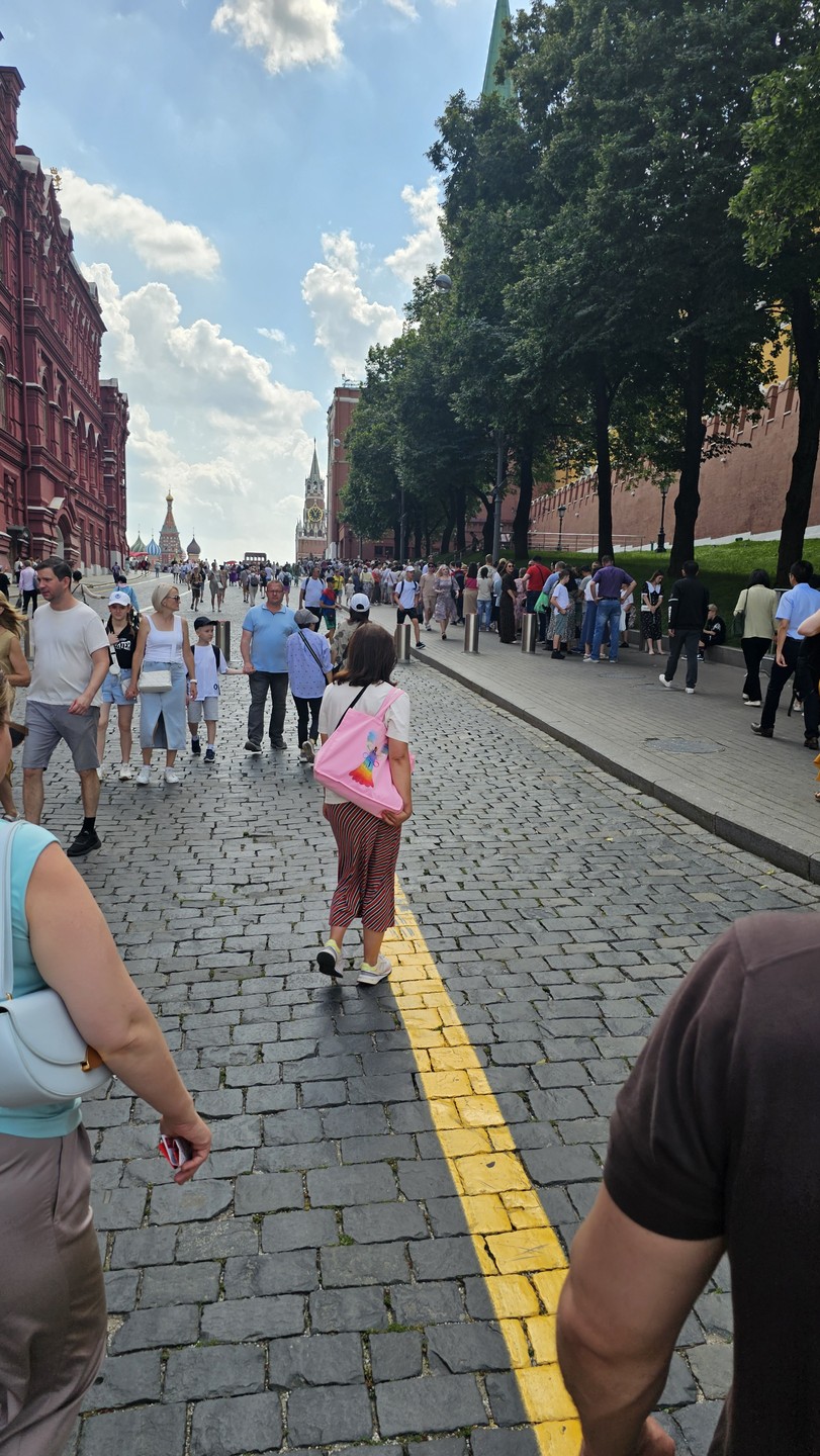 Мавзолей и Кремлёвский некрополь: путешествие в СССР (Анатолий)