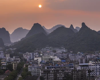Гуйлинь: гора Фобошань и поездка на поезде