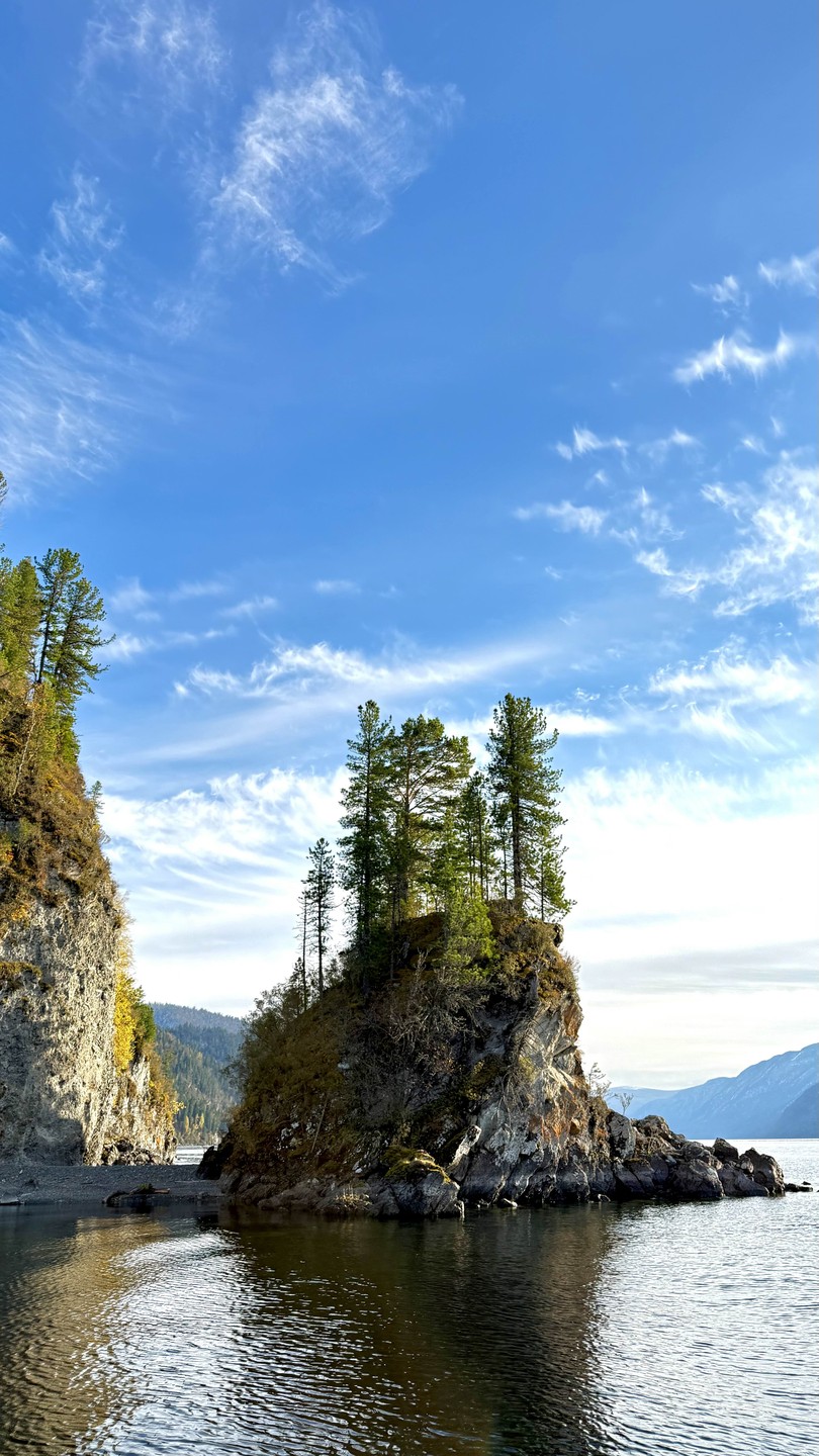 Повезло с погодой и Телецкое озеро открылось во всей своей красоте. Благодарю Вячеслава, все прошло достойно