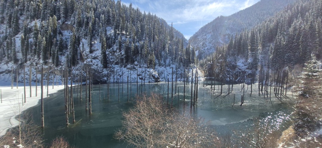 Очень понравился формат поездки — небольшая компания и удобная машина. Здорово, что выехали пораньше: удалось застать