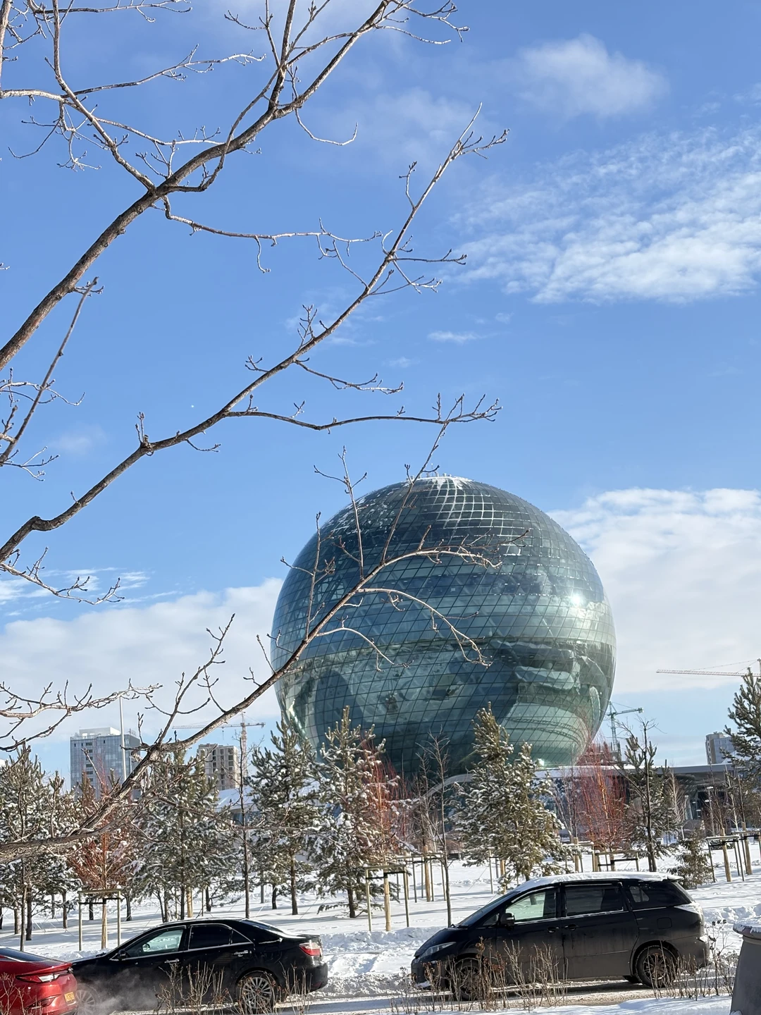 Крайне увлекательной получилась экскурсия с Виктором, человек прекрасно знает свой город, страну, эрудированный и воспитанный гид