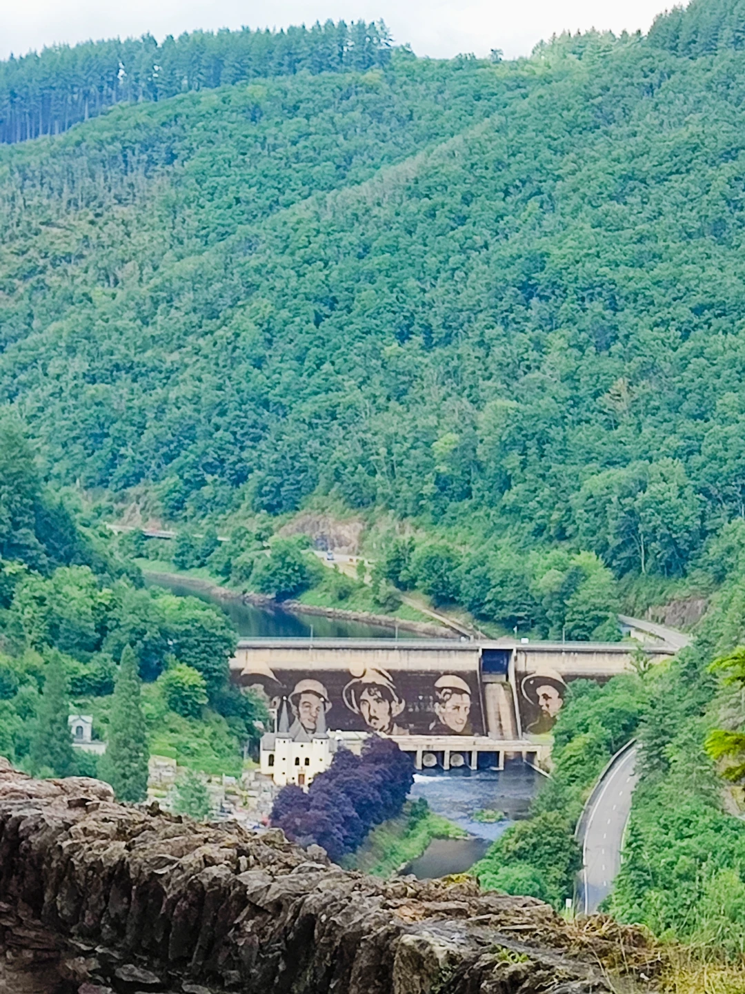 Хотела бы выразить огромную благодарность Татьяне за великолепную экскурсию по Замкам Люксембурга. Даже несмотря на периодический