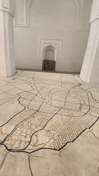 Спасибо Манзуре за знакомство с Бухарой, за интересный рассказ об истории, не перегруженный при этом деталями