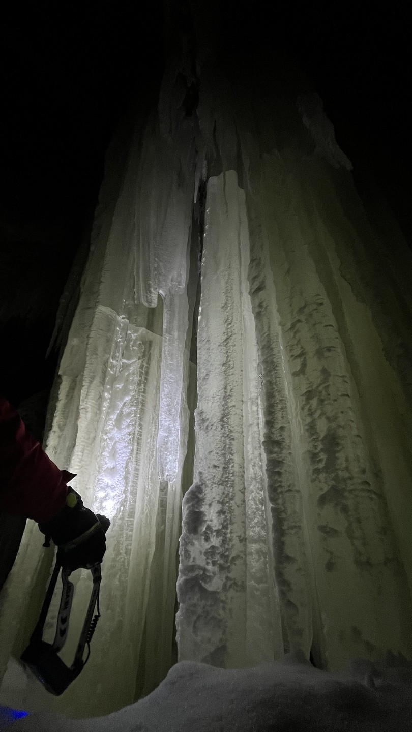 Замечательный тур, красивые пейзажи, опытный тургид. Дорога оказалась несложной, при этом виды открывались завораживающие. Также не