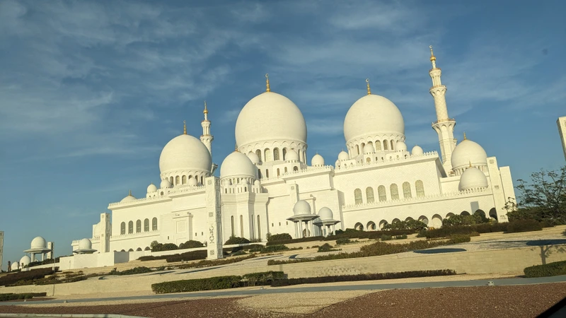 Отличная экскурсия и замечательный гид! Было интересно, понятно и очень увлекательно. Узнали много нового о стране