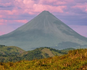 Вулкан Ареналь