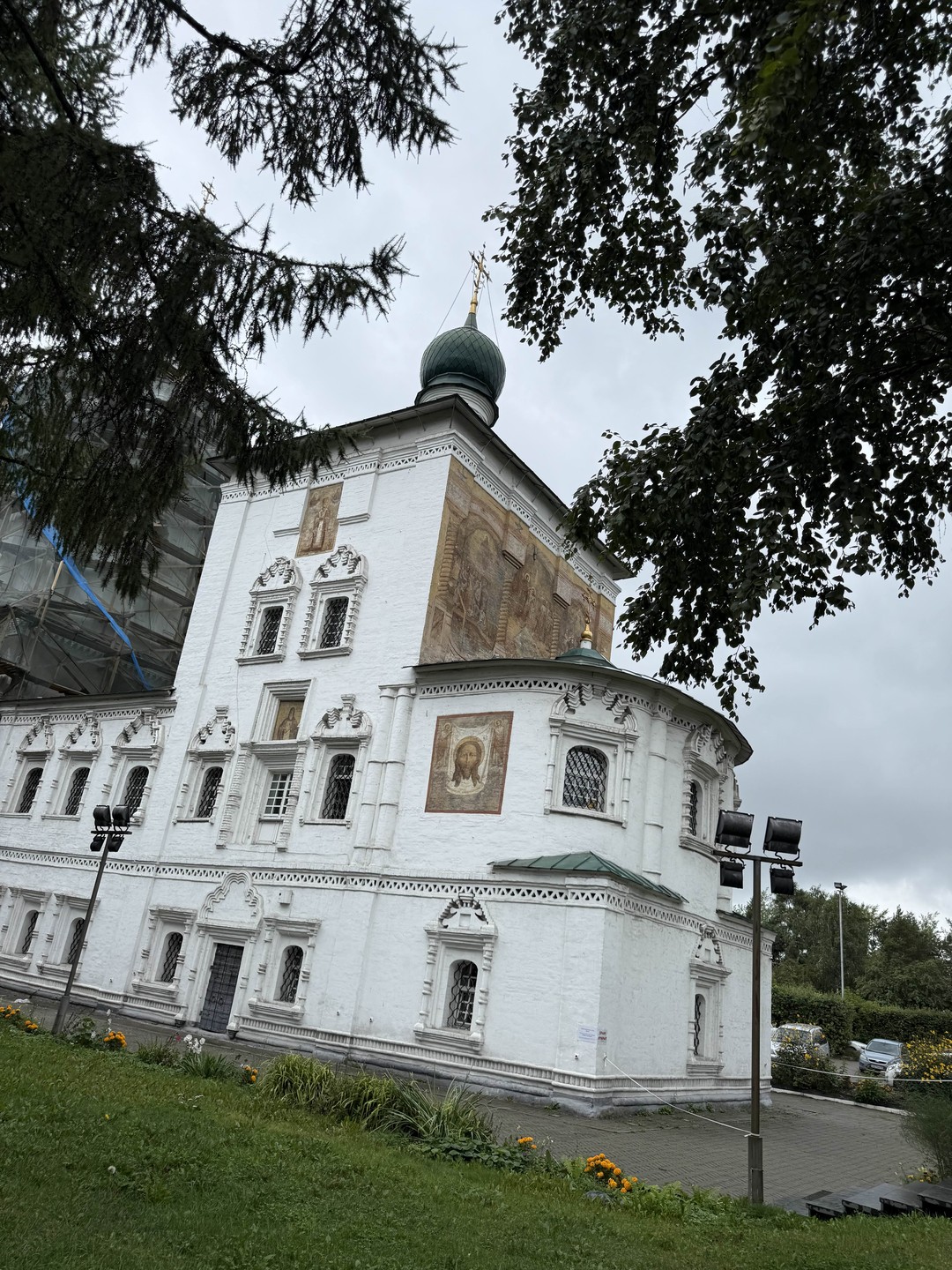 Спасибо Ольге за такое наиприятнейшее знакомство с городом, который мы посетили впервые. Очень приятная и образованная