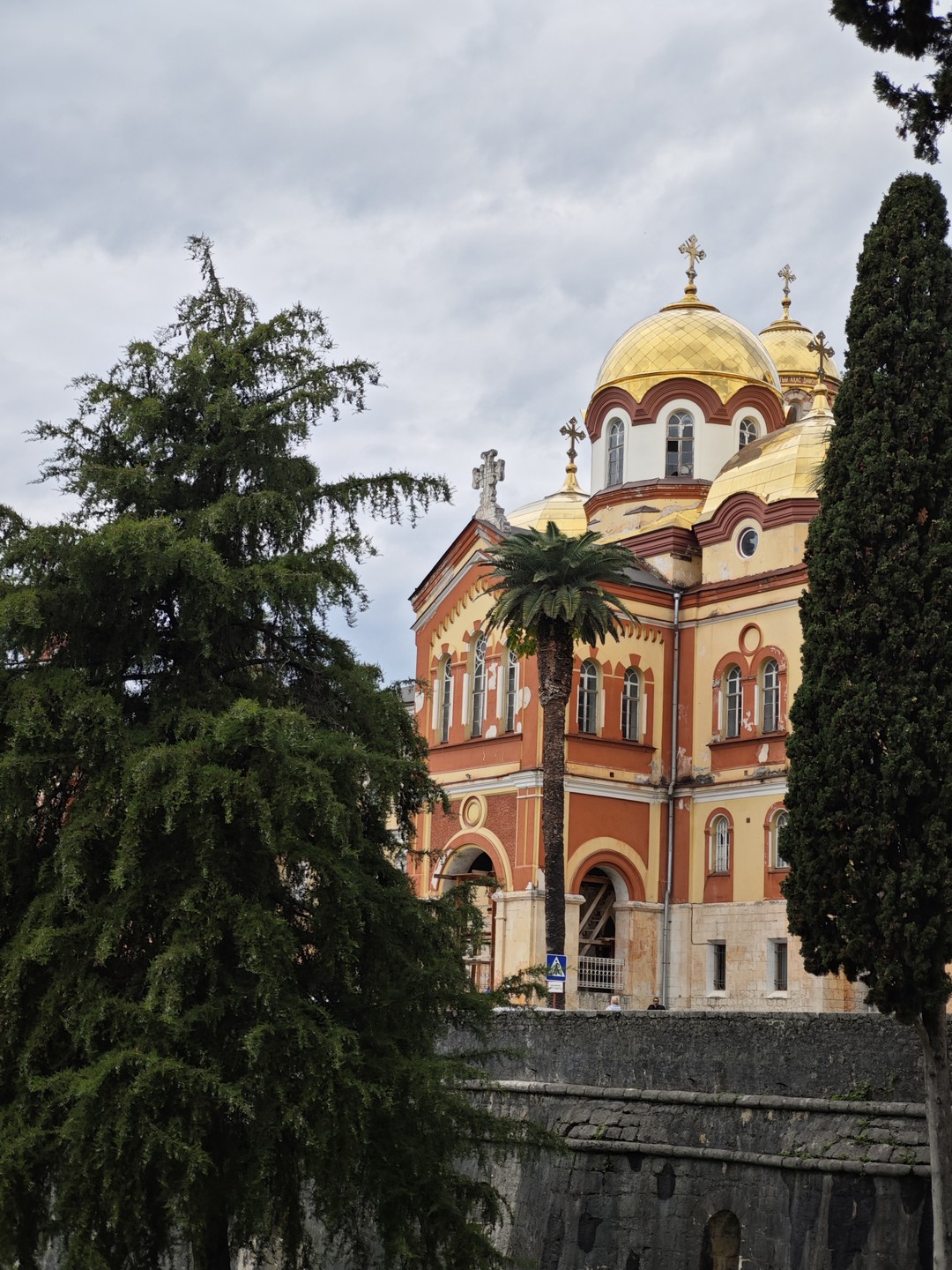 Индивидуальная экскурсия из Сочи: здравствуй, Абхазия (Роман)