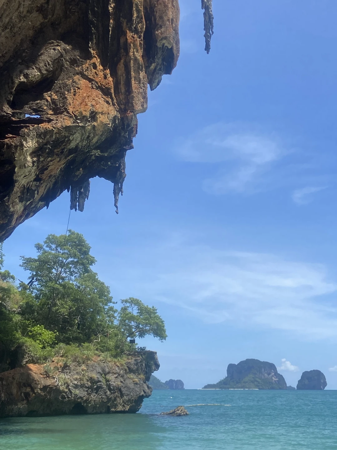 Отличная экскурсия, длительностью с 8:00 до 14:30 (с отеля до отеля). Красивейшие морские виды, теплая изумрудная