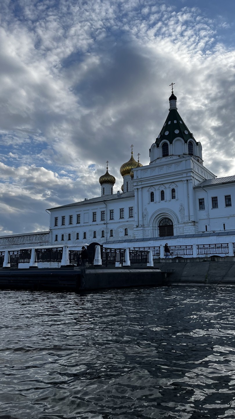 7 мая завершали сап-прогулкой наше с братом путешествие в Кострому, и это была замечательная, самая прекрасная и запоминающаяся часть поездки!