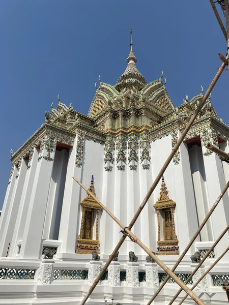 все прошло отлично! нас даже забрали из отеля)) мы посетили три храма как было и описано