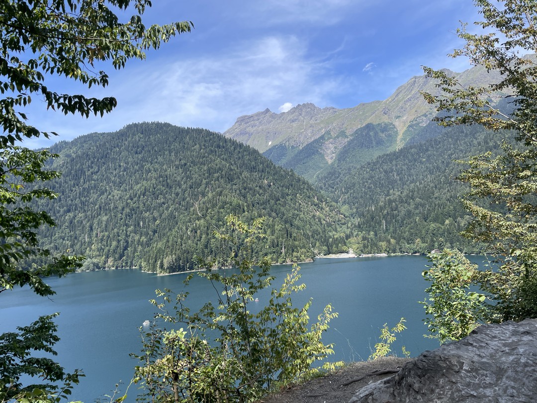 Путешествие на озеро Рица из Гагры (Виктория)