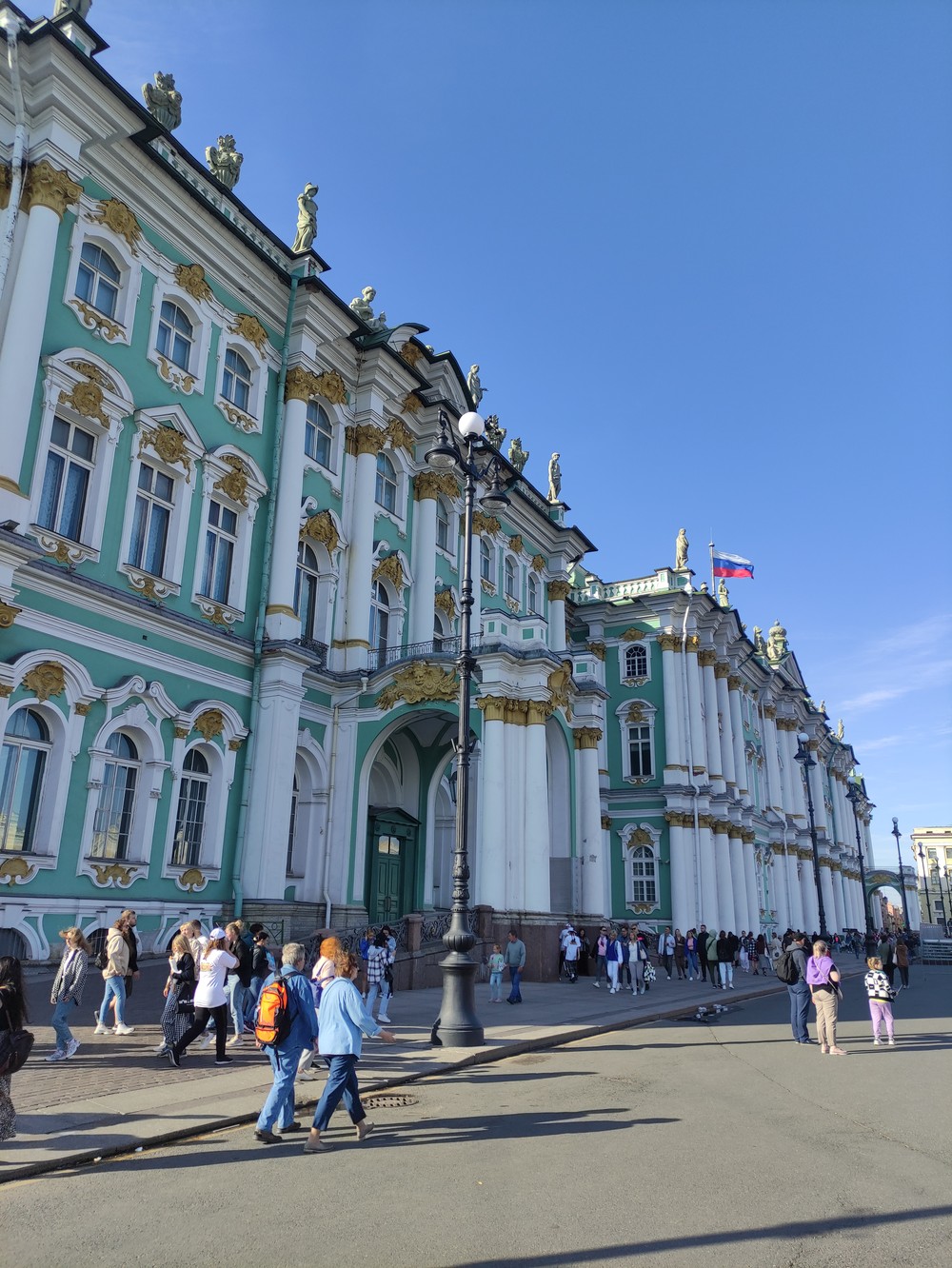 Мятежные площади. От Елизаветы до Ельцина (4/11)