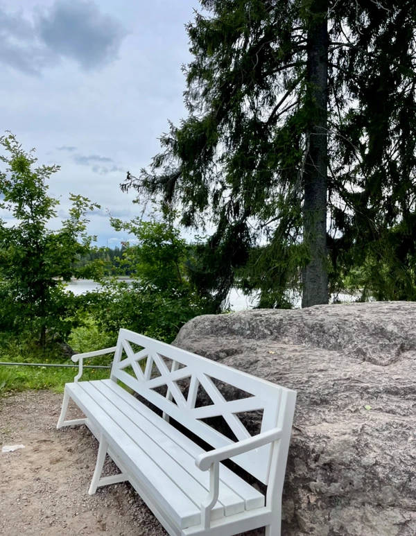 По скальному парку Монрепо - с историями