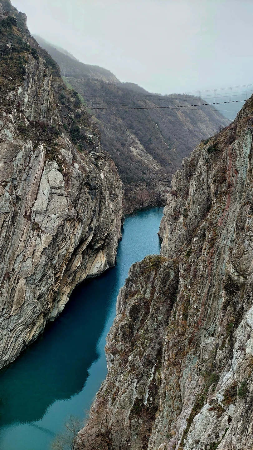 Ездили с гидом Идрисом Магомедовичем на экскурсию 'Сулакский каньон и бархан Сарыкум'. Все очень понравилось, Идрис