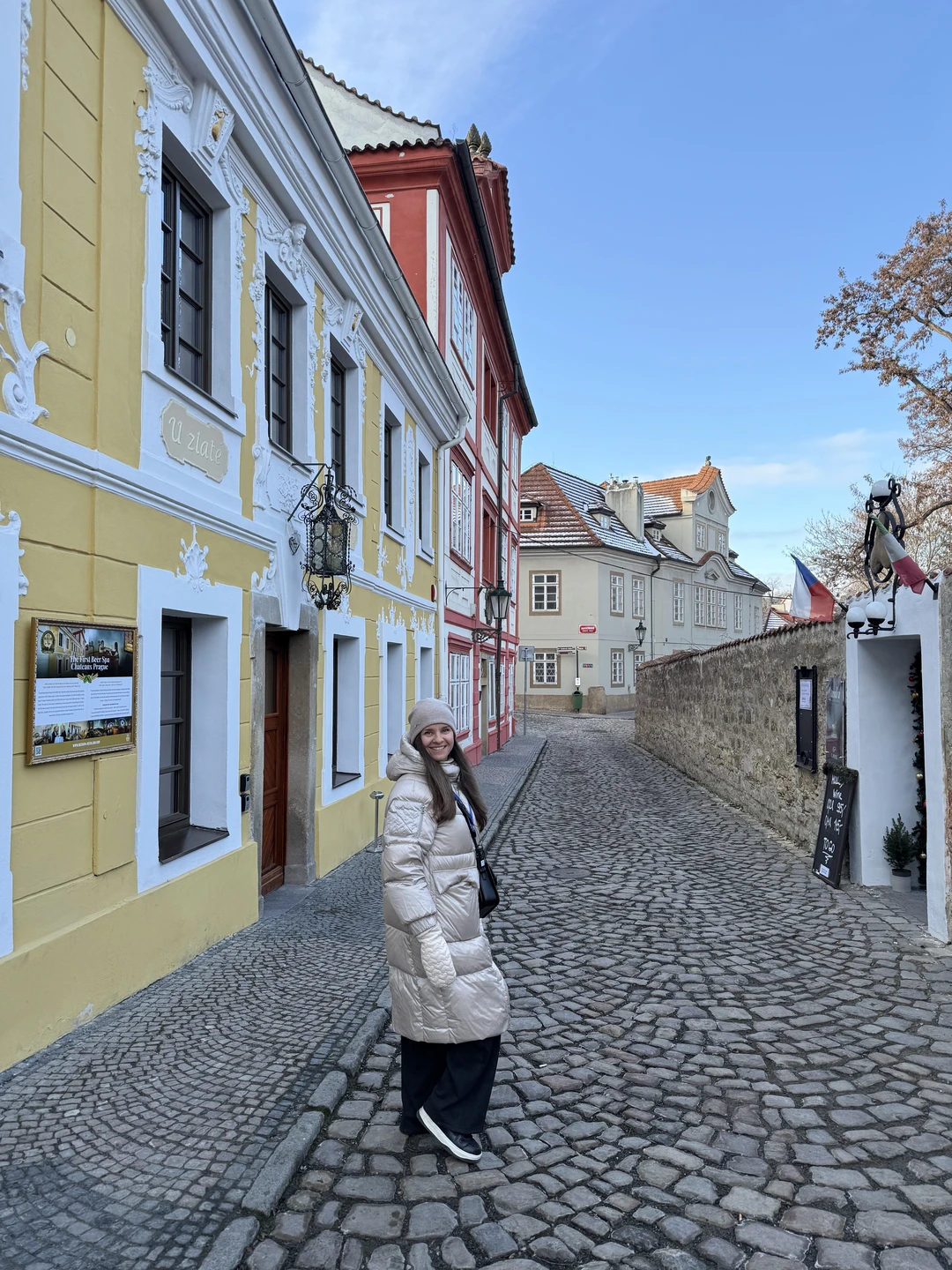 Очень интересная экскурсия. Сложный отрезок в горку проехали на автобусе, далее ходили пешком. Экскурсовод Максим прекрасно