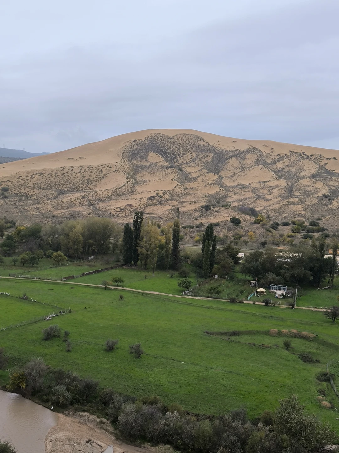 Экскурсия по Сулакскому каньону превзошла ожидания. Магомед оказался настоящим профессионалом: отлично ориентируется на местности, делает остановки