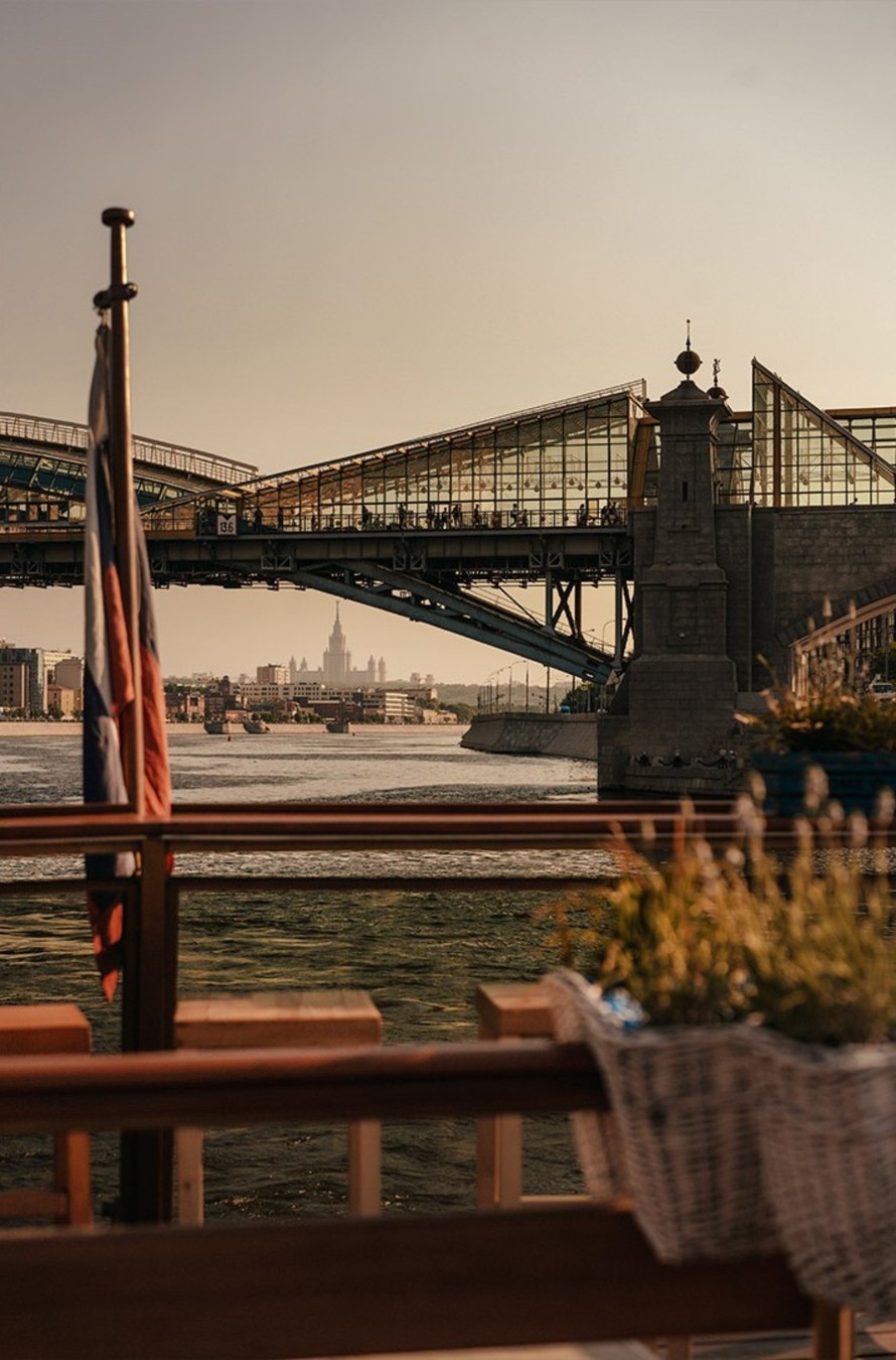 Прогулка по Москве-реке на теплоходе-ресторане (4/9)