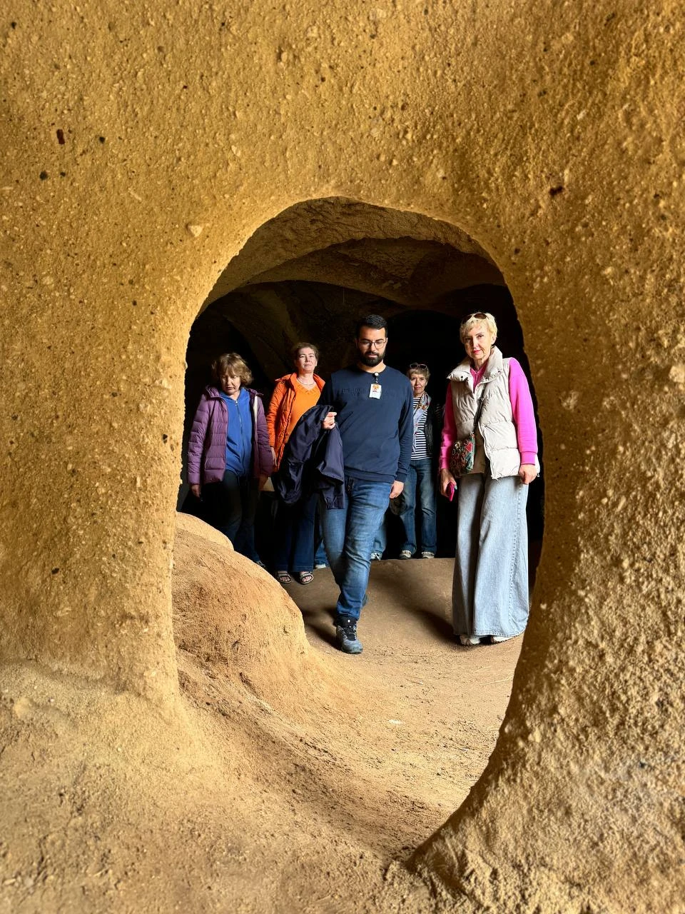 Мурат отличный гид,очень ответственный, пунктуальный, много знает,хорошо говорит по русски. Очень милый, чувствуется, что любит Каппадокию