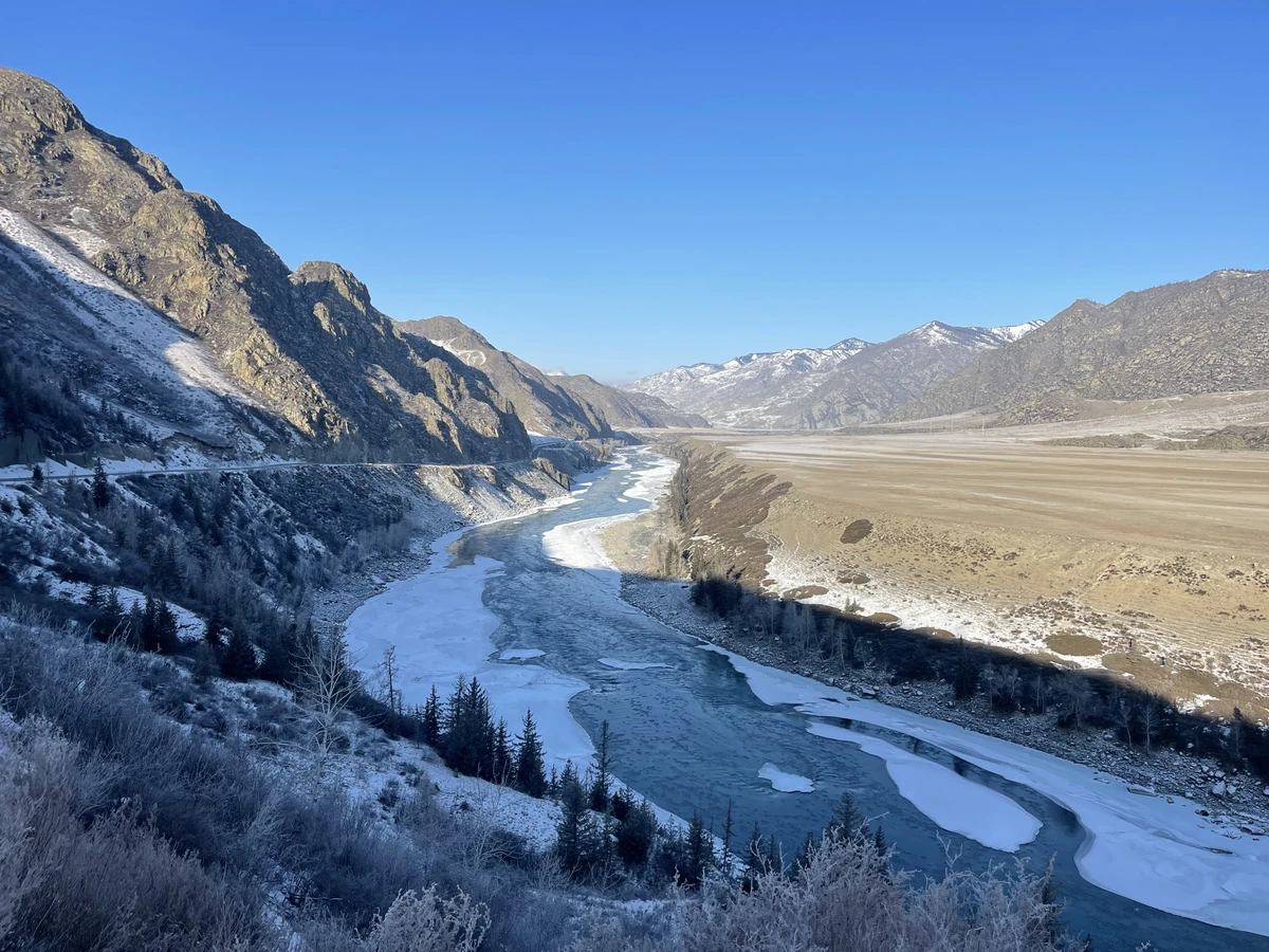 По Чуйскому тракту — к Гейзерному озеру (из Манжерока)