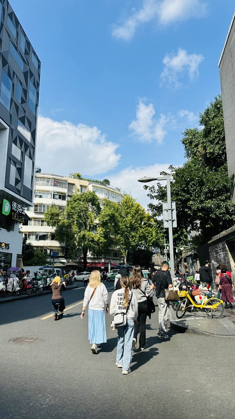 Спасибо Ольге за такую замечательную, познавательную и интересную экскурсию. Прекрасный рассказчик и собеседник. Сразу нашла общий