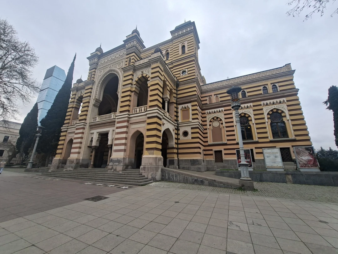 Экскурсия прошла интересно, было дано много материала, подача лёгкая, приятная. Узнали много нового, оценили и посмотрели