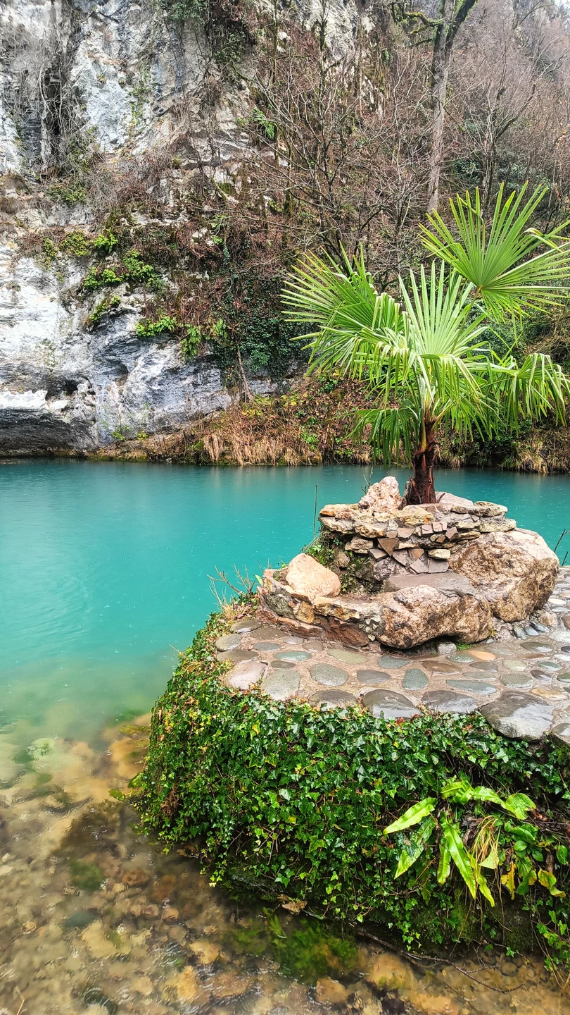 Нам очень повезло с гидом. Петрос воспитанный, внимательный, вежливый гид, рассказывал много интересных фактов, водит машину