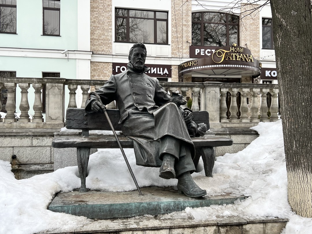 Посетили экскурсию в Звенигород с мужем и родителями. Александр просто влюбил нас в этот чудесный подмосковный