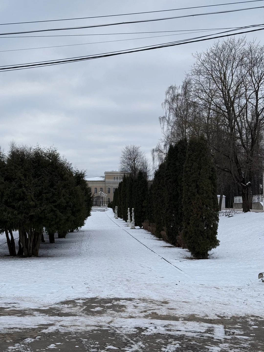 Экскурсия прошла атмосферно, интересно, наш купец с первых мгновений очаровал и заинтересовал детей! Несмотря на много