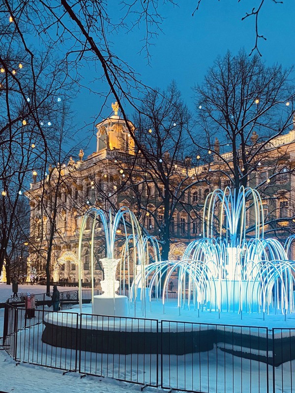 Прогулка с петербурженкой