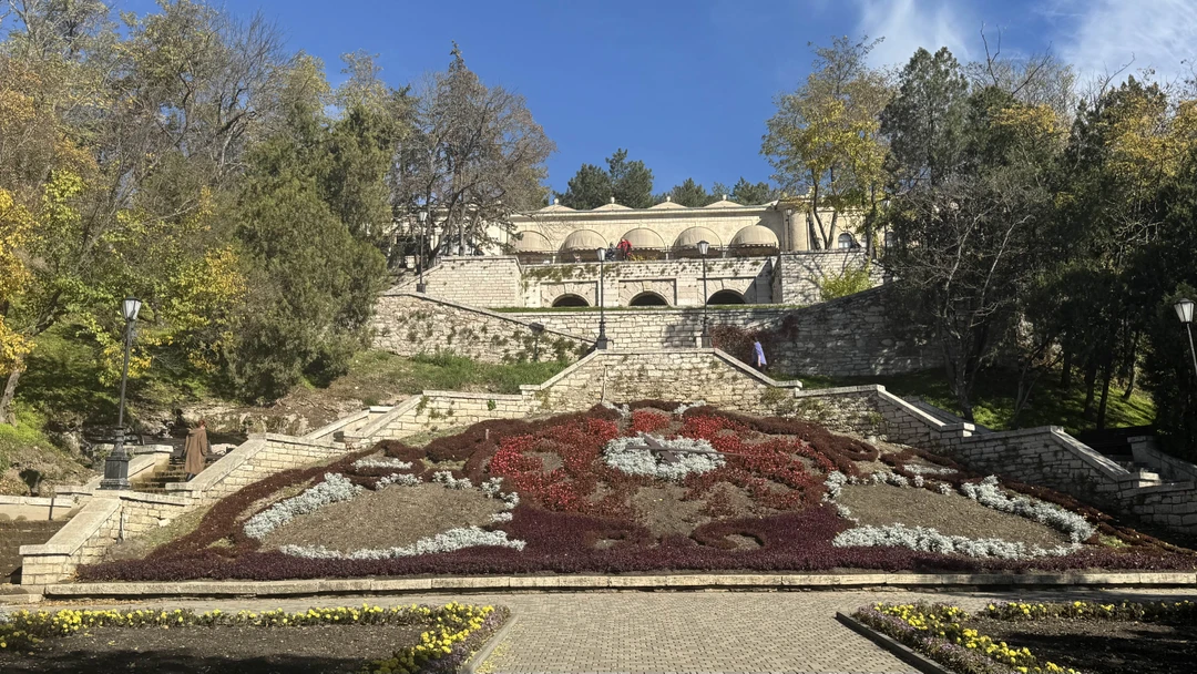 Гид большая умница. Много знает и интересно рассказывает. Внимательная. Очень интересная экскурсия!!!!