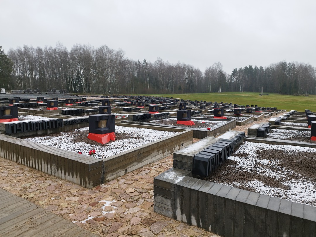 Прекрасная хорошо организованная экскурсия. Надежда - грамотный и приятный для восприятия гид. Тема тяжелая. Очень здорово