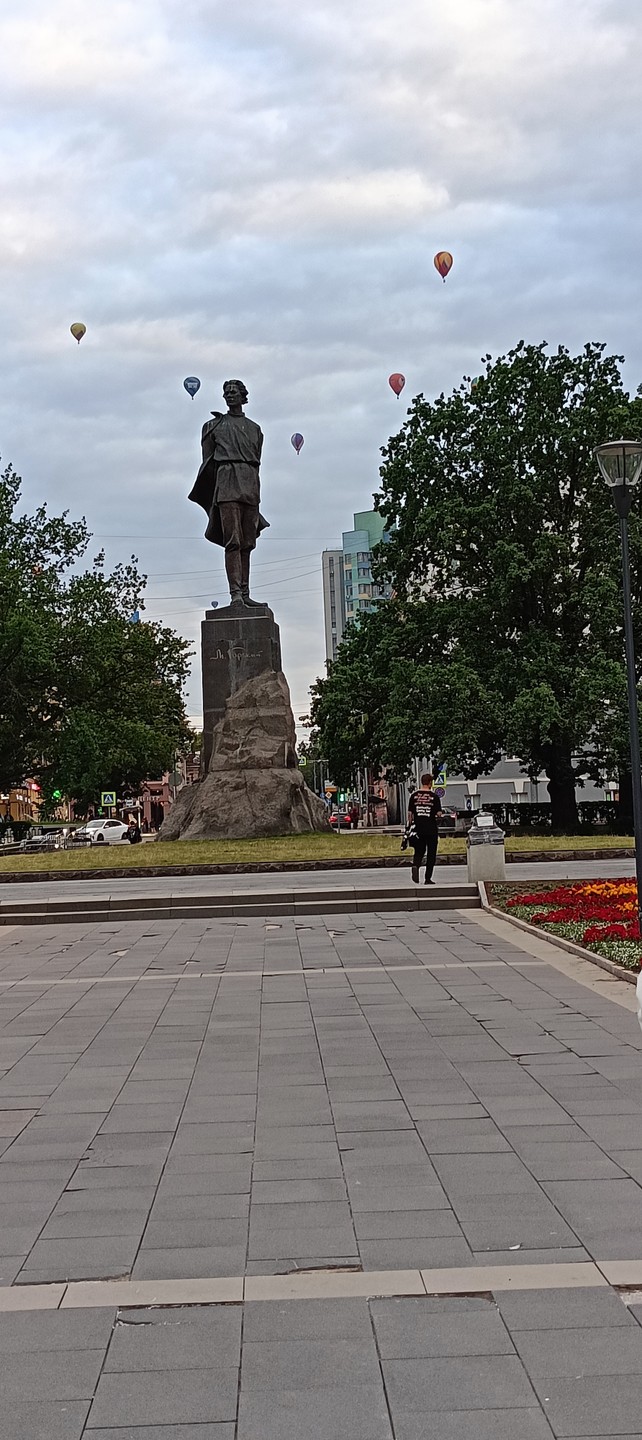 Благодарим за экскурсию. Благодаря интересному маршруту и прекрасному экскурсоводу, сложилось представление о городе. Все очень понравилось