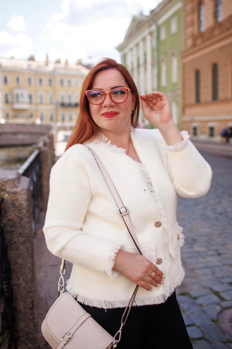 Анна мастер своего дела,очень с ней легко,даст совет как лучше позировать,если не умеешь подскажет. Я очень