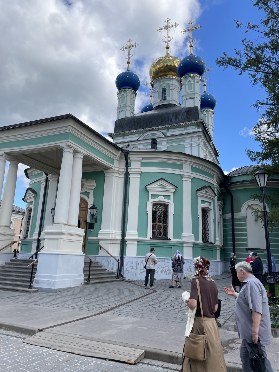 Особое место на земле Калужской занимает Оптина Пустынь, которую мы давно хотели посетить