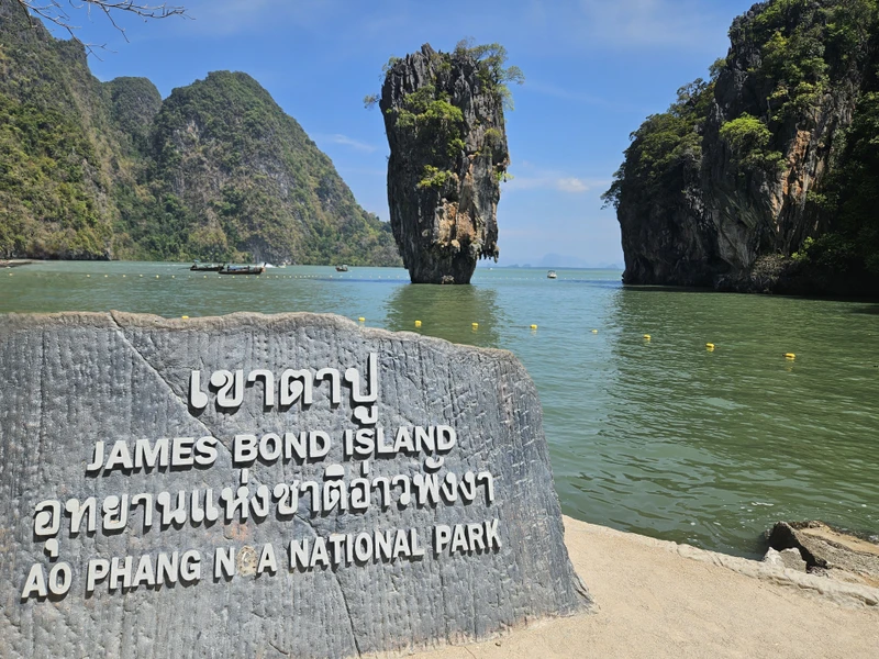 1000000 баллов…. из 10!!! Сегодня мы побывали в парке Юрского Периода, где сам остров Джеймса Бонда