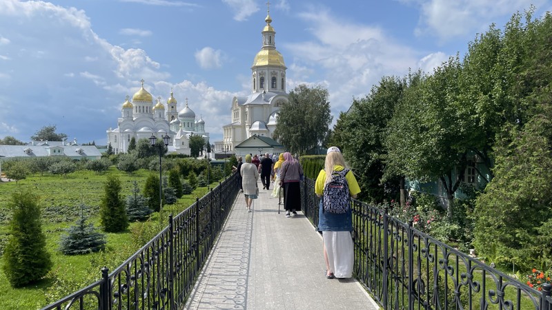 Вдали от мирской суеты: прогулки по Дивеевскому монастырю