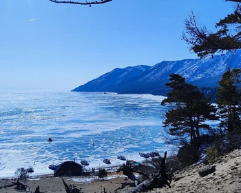 Листвянка, бухта Песчаная и сказочный лёд Байкала