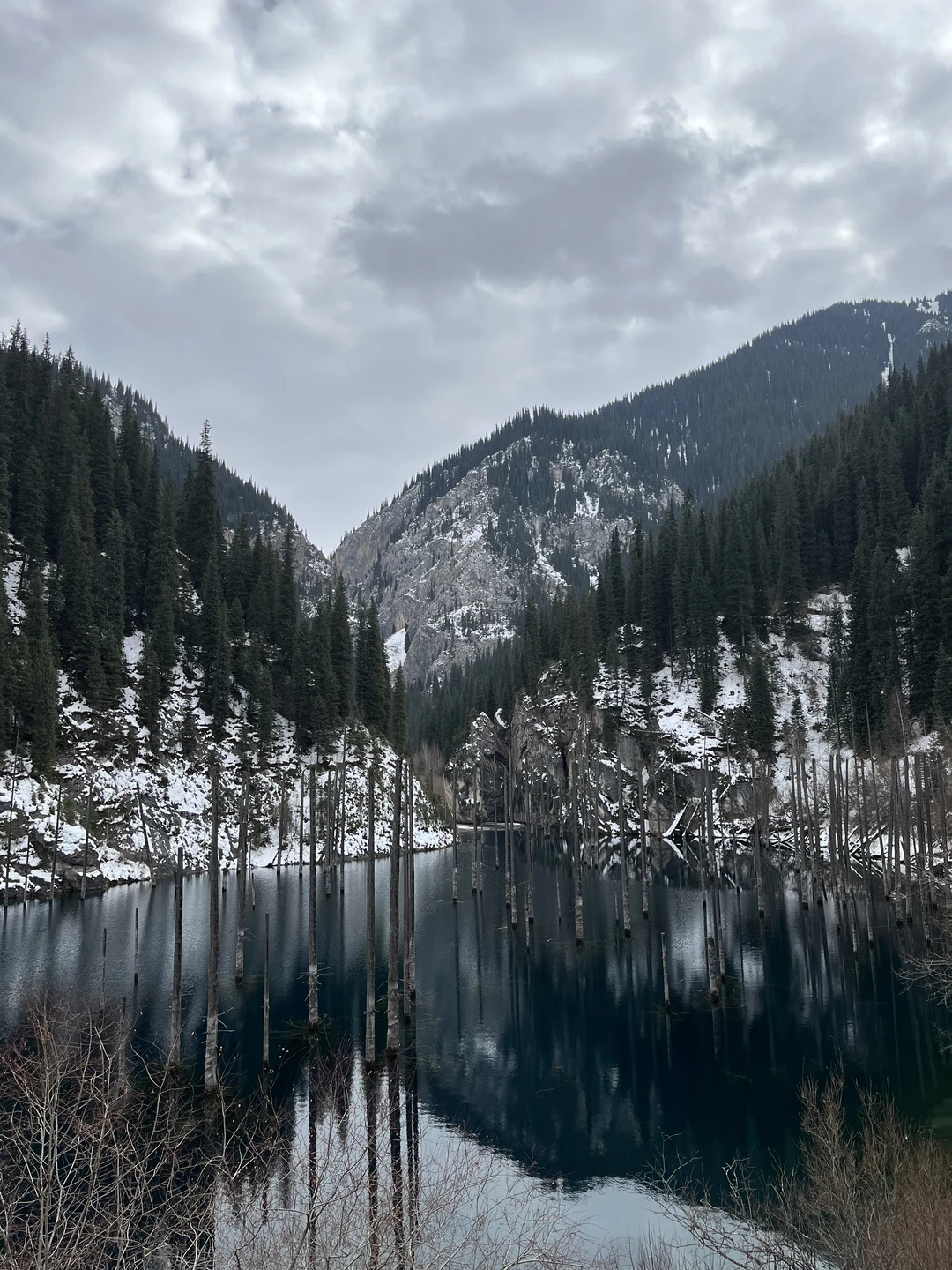 Спасибо Дмитрию за поездку! Всего за день посмотрели множество красивых мест: Чарынский каньон, Черный каньон, Лунный