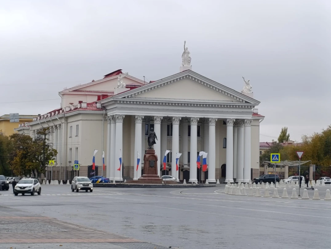 Экскурсоводом был Кирилл, нам очень понравилось. Объехали весь город, увидели все достопримечательности, очень интересный рассказ. Провели