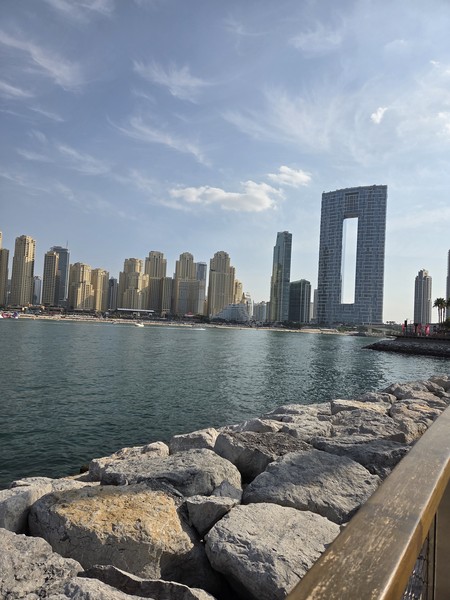 Миразиз прекрасный гид и очень хороший человек. Очень много показал, рассказал, нам с супругом очень понравилось😍. Всем рекомендую!!!