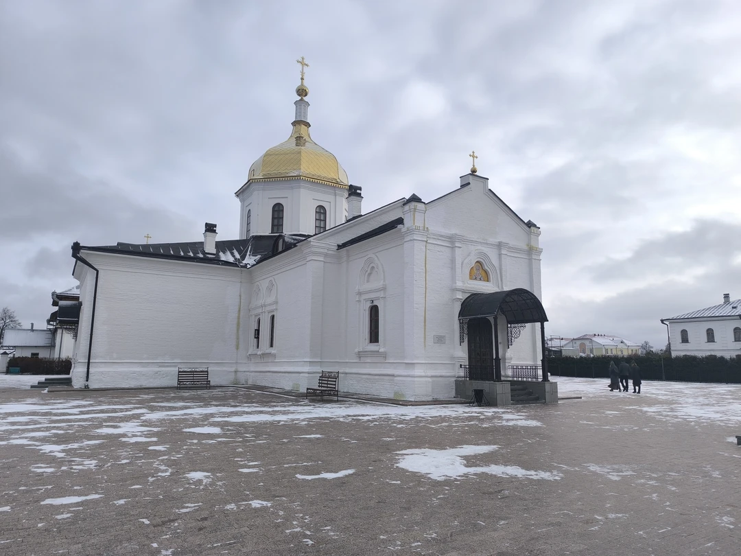 Экскурсия очень интересная, экскурсовод Виктория - замечательный рассказчик. Узнала очень много интересного. Спасибо! 🌹